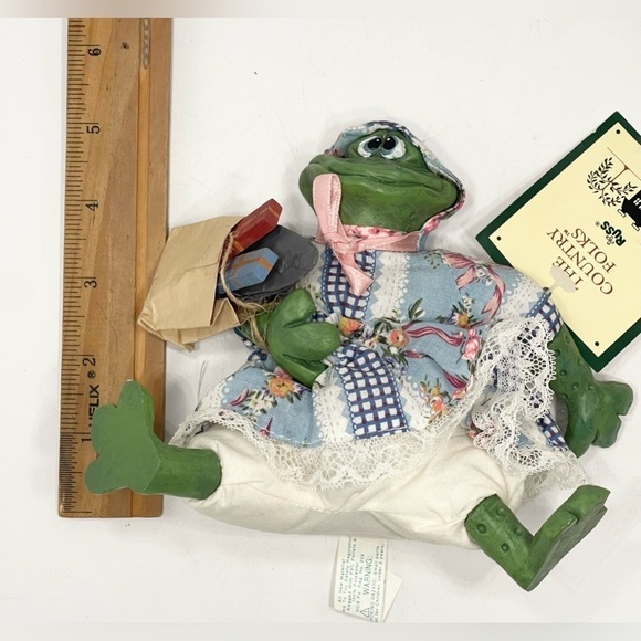 Country Folks Fergie Frog Shelf Sitter 5” Doll Figurine Shopaholic Toad Vintage - Picture 5 of 5